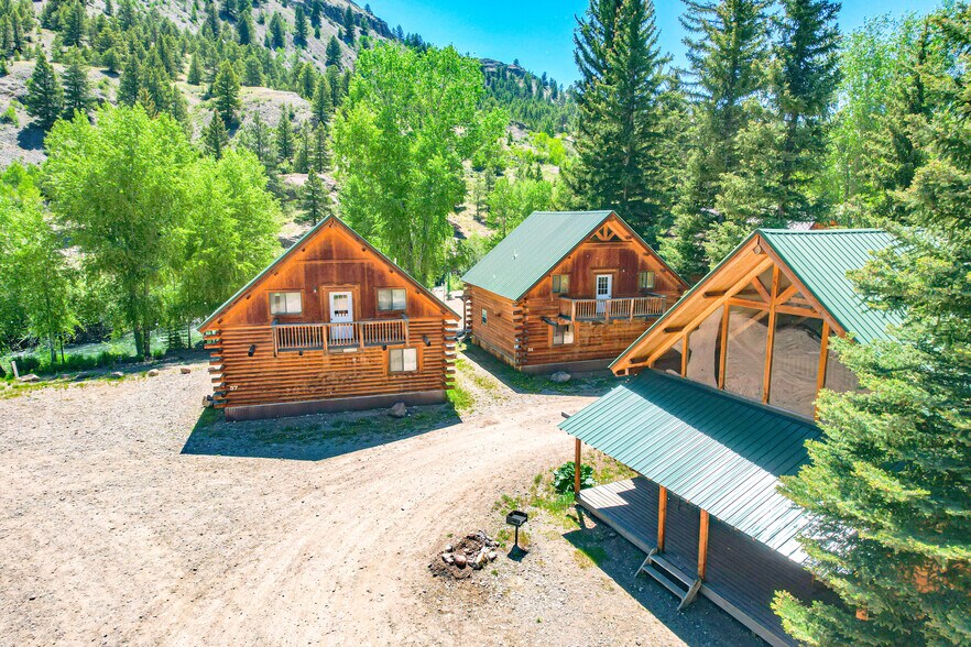 More Photos Of 860 County Road 142, Lake City Hotel For Sale