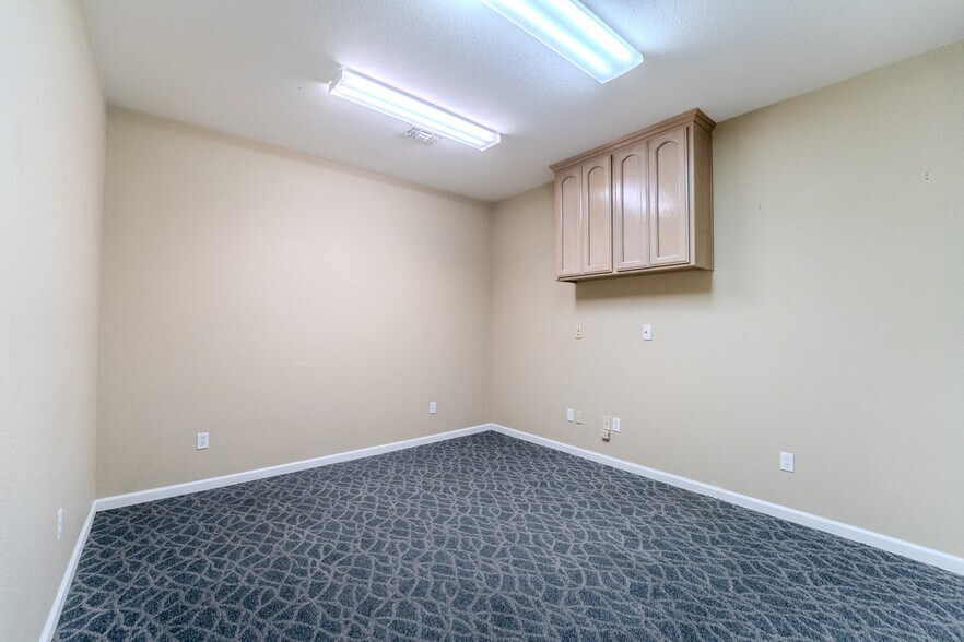 More Photos Of 642 Bridge St, Yuba City Office For Sale