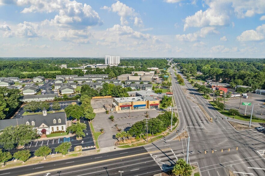 More Photos Of 6401 Airport Blvd, Mobile Restaurant For Sale