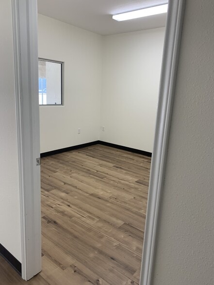 More Photos Of 10445 Eastex Freeway, Beaumont Unknown For Lease