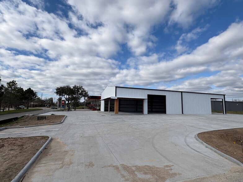More Photos Of 0 Steubner Airline Rd, Spring Warehouse For Sale