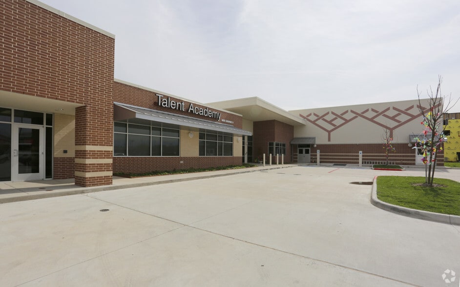 Primary Photo Of 4835 Highway 6, Missouri City Coworking Space