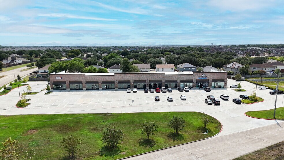 More Photos Of 5149 Reading Rd, Rosenberg Storefront For Sale