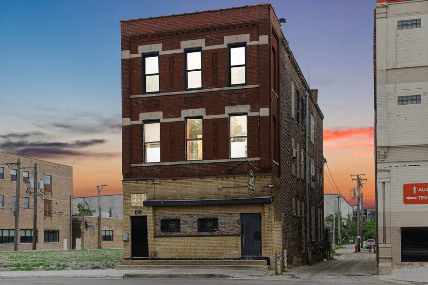 More Photos Of 1665 W Fullerton Ave, Chicago Land For Sale
