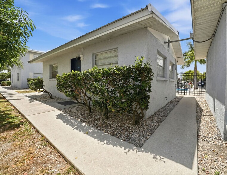 More Photos Of , Palmetto Multifamily For Sale