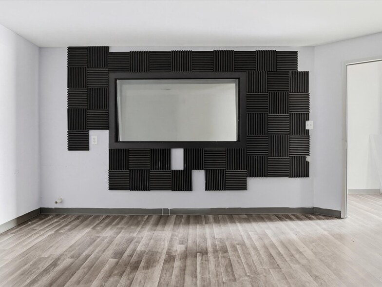 More Photos Of 151 E O St, Purcellville Office For Lease