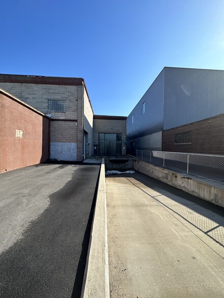 More Photos Of 687 Lehigh Ave, Union Township Warehouse For Lease