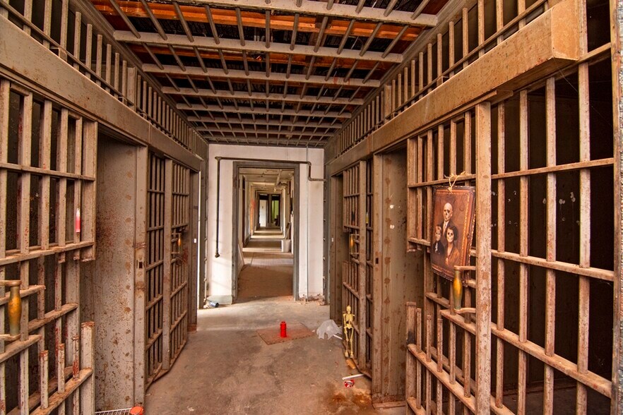 More Photos Of 158 Academy Lane Dr, Pence Springs Hotel For Sale