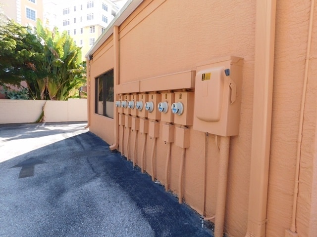 More Photos Of 127 Tampa Ave E, Venice Storefront Retail Office For Sale