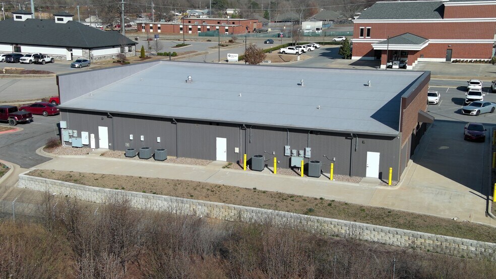 More Photos Of 6210 Huntington Cir, Fort Smith Storefront For Sale