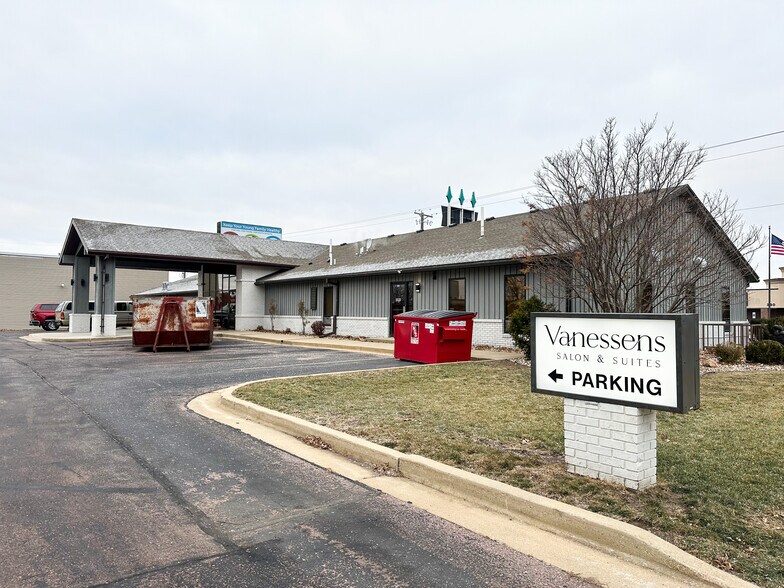 More Photos Of 307 W 41st St, Sioux Falls Office For Sale