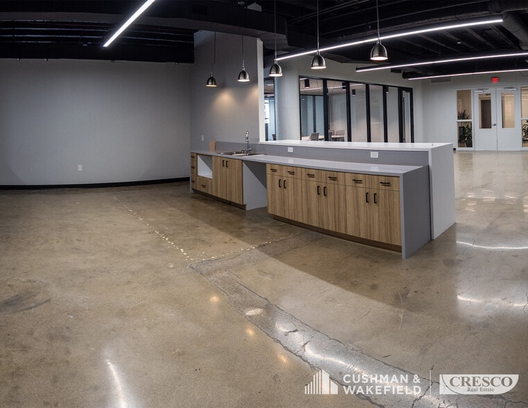 More Photos Of 1020 Bolivar Rd, Cleveland Office For Lease