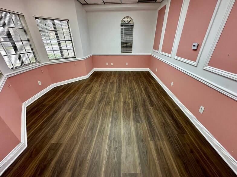 More Photos Of 370 W Grand Blvd, Corona Office For Lease
