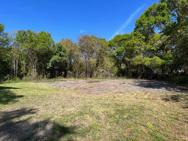 More Photos Of 329 E Shockley Ferry Rd, Anderson Light Distribution For Lease