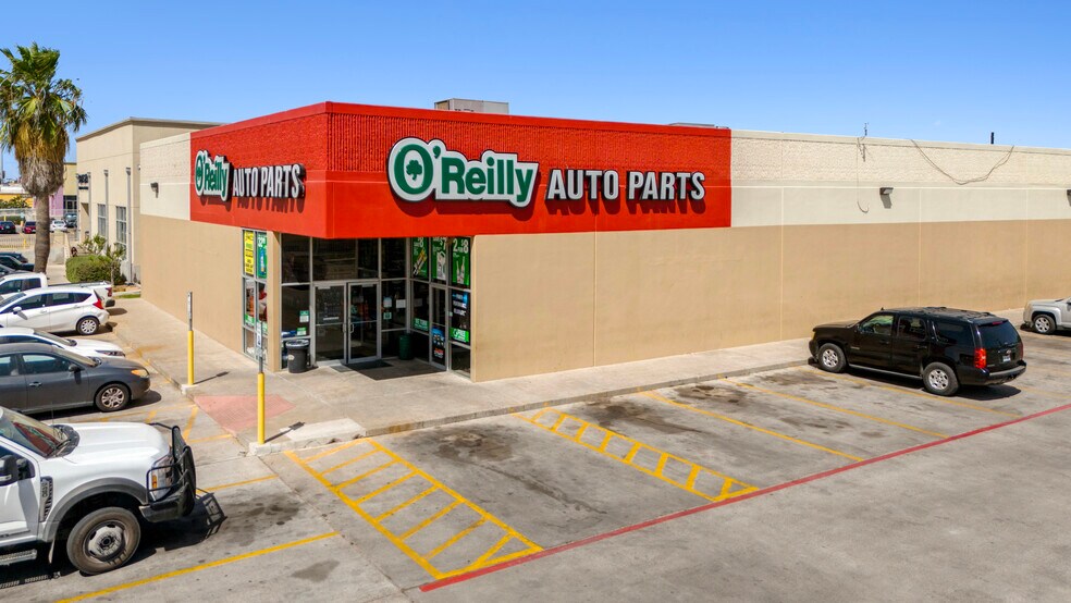 More Photos Of 302 W Calton Rd, Laredo Auto Repair For Sale