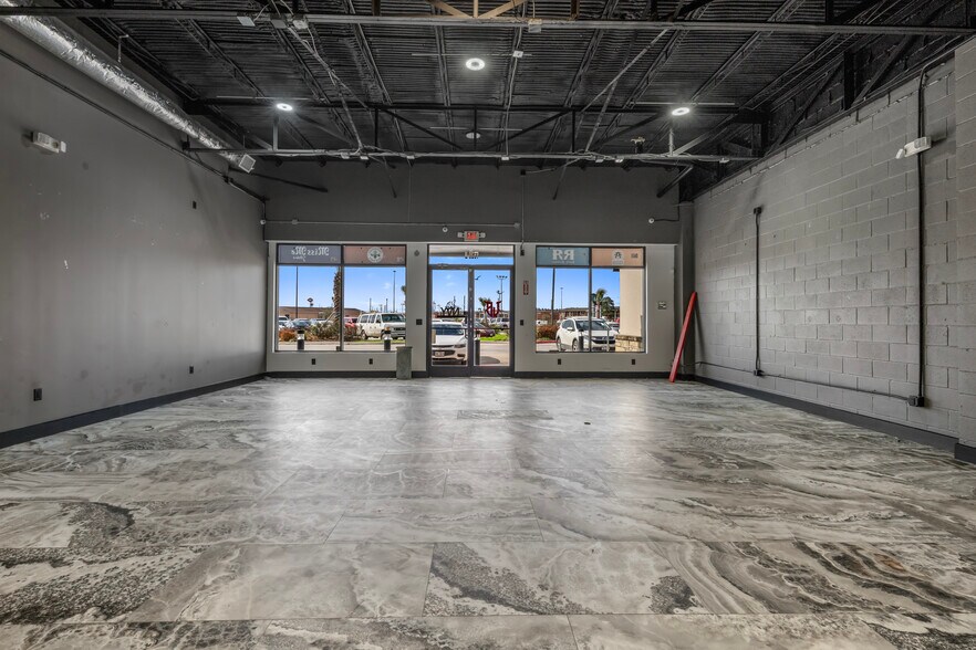 Primary Photo Of 1520 College Ave, South Houston Storefront For Lease