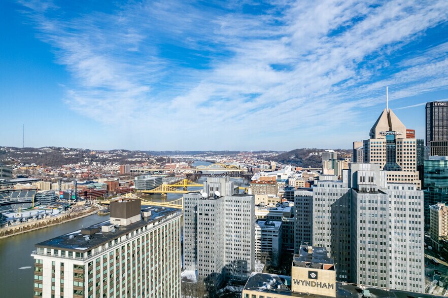 More Photos Of 420 Fort Duquesne Blvd, Pittsburgh Coworking Space