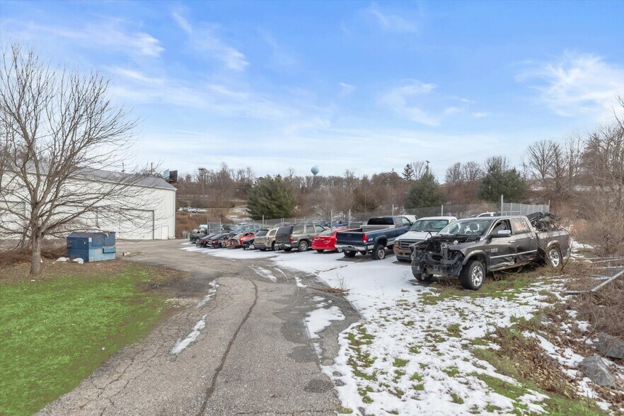 More Photos Of 4028 Hanover Pike, Manchester Auto Repair For Sale