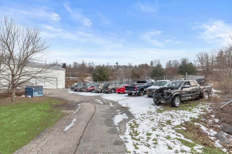 More Photos Of 4028 Hanover Pike, Manchester Auto Repair For Sale