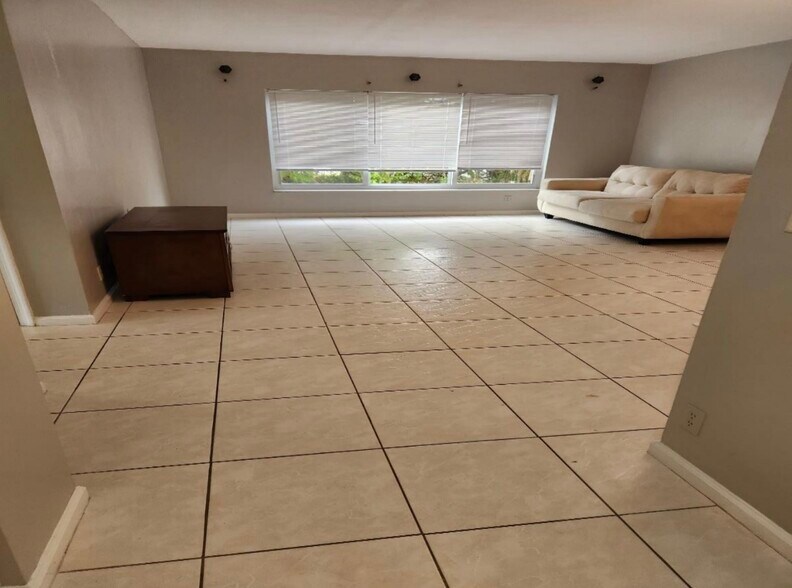 More Photos Of 1420 SE 4th Ave, Pompano Beach Apartments For Sale