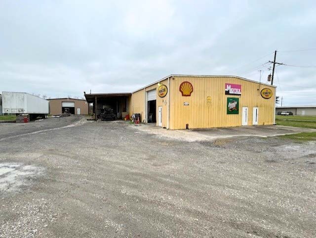 More Photos Of 12583 Highway 90, Beaumont Warehouse For Sale
