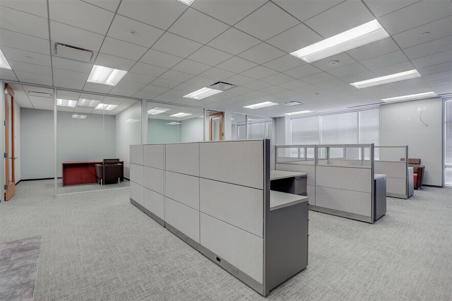 More Photos Of 19219 Katy Fwy, Houston Office For Lease