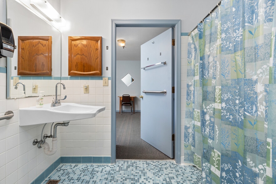 More Photos Of 218 Mill Rd, Woodstock Congregate Senior Housing For Sale
