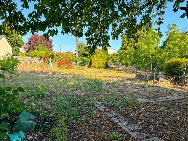 More Photos Of , Sablé-sur-Sarthe Land For Sale