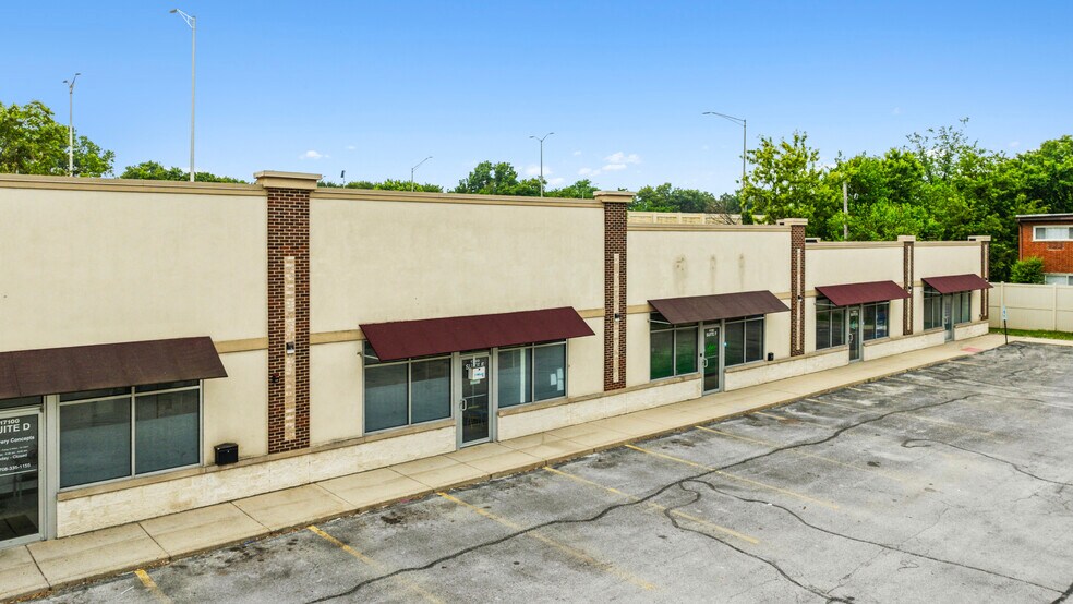 More Photos Of 17100 S Dixie Hwy, Hazel Crest Unknown For Lease