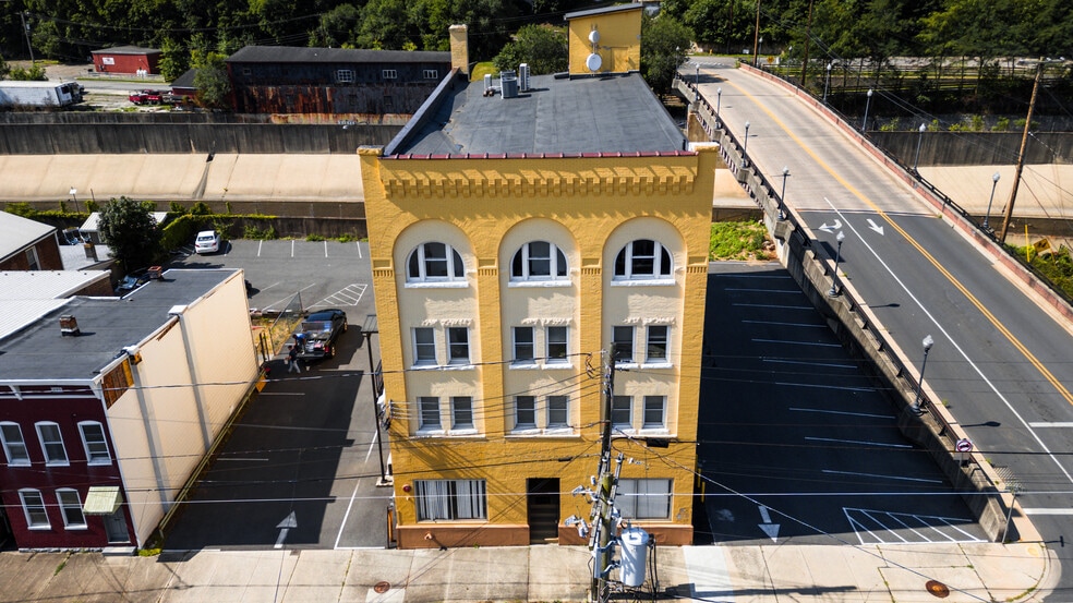 More Photos Of 446 N Mechanic St, Cumberland Office For Sale