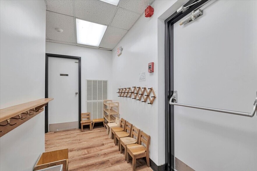 More Photos Of 4 Glenna Dr, Carmel Specialty For Sale