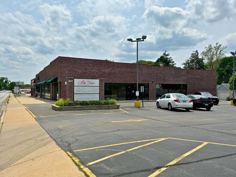More Photos Of 827 N Washington St, Naperville Freestanding For Lease