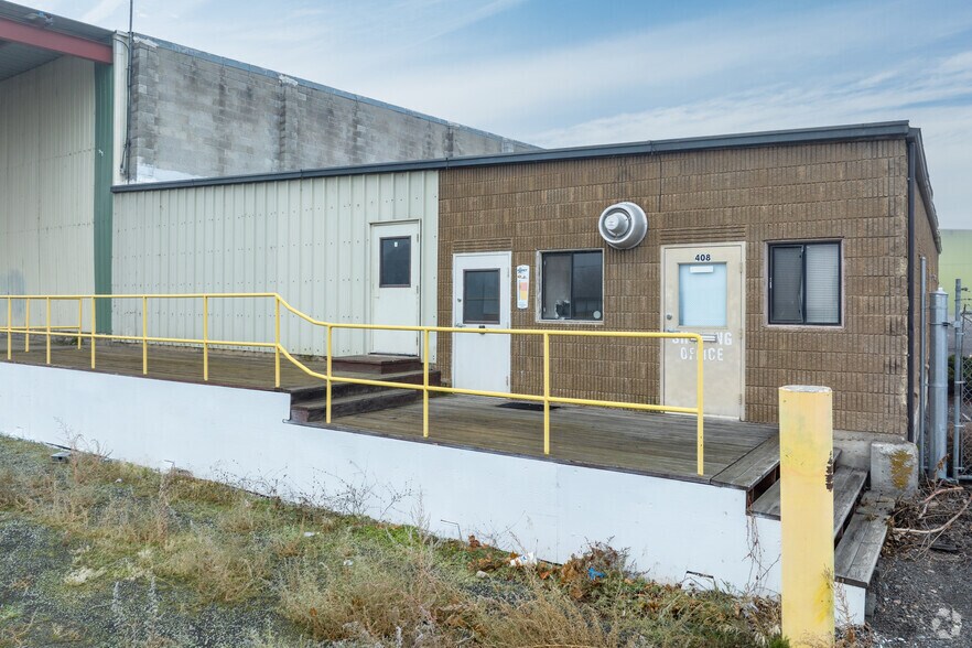 More Photos Of 408 Russell St, Milton-Freewater Warehouse For Lease