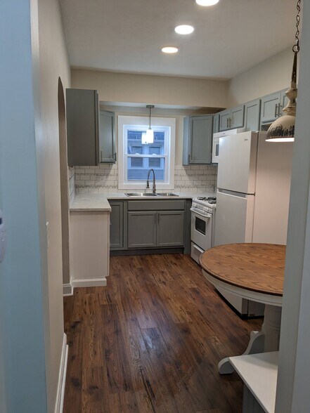More Photos Of 246 5th St NW, Barberton Apartments For Sale