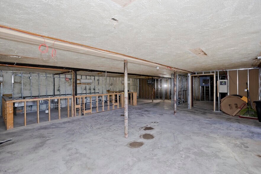 More Photos Of 52 Gladdu Ave, Chicopee General Retail For Sale