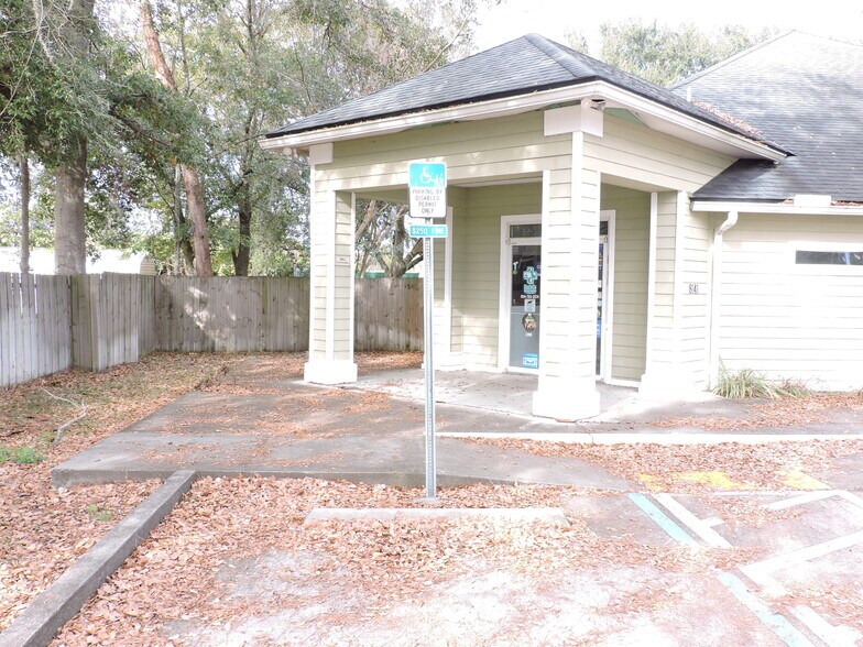 More Photos Of 8141 Ramona Blvd, Jacksonville Veterinarian Kennel For Lease