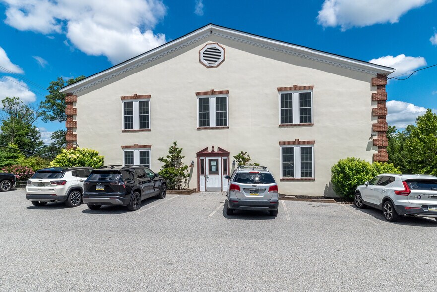 More Photos Of 11 Davis Rd, Phoenixville Apartments For Lease