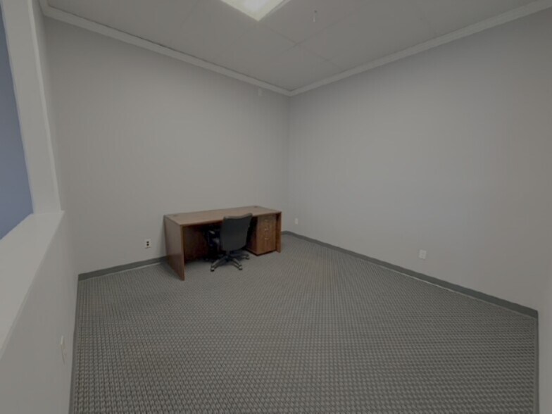 More Photos Of 5534-5546 Kings Mills Rd, Mason Storefront Retail Office For Lease