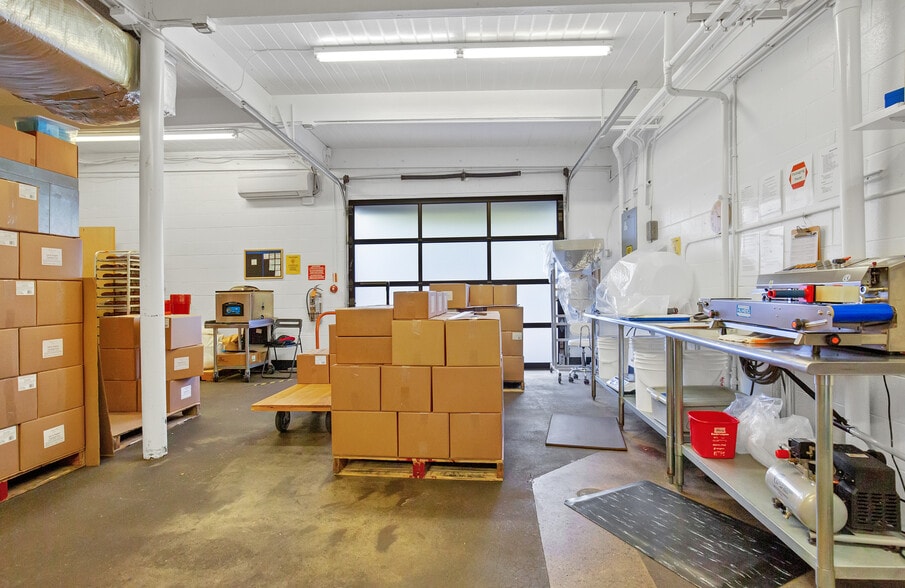 More Photos Of 5003 N Lombard St, Portland Restaurant For Lease