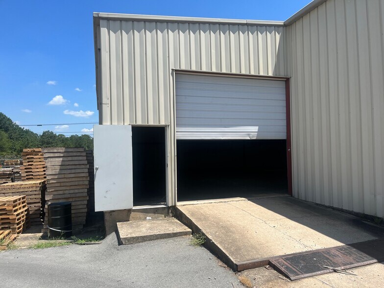 More Photos Of 11714 Arch St Pike, Little Rock Warehouse For Lease