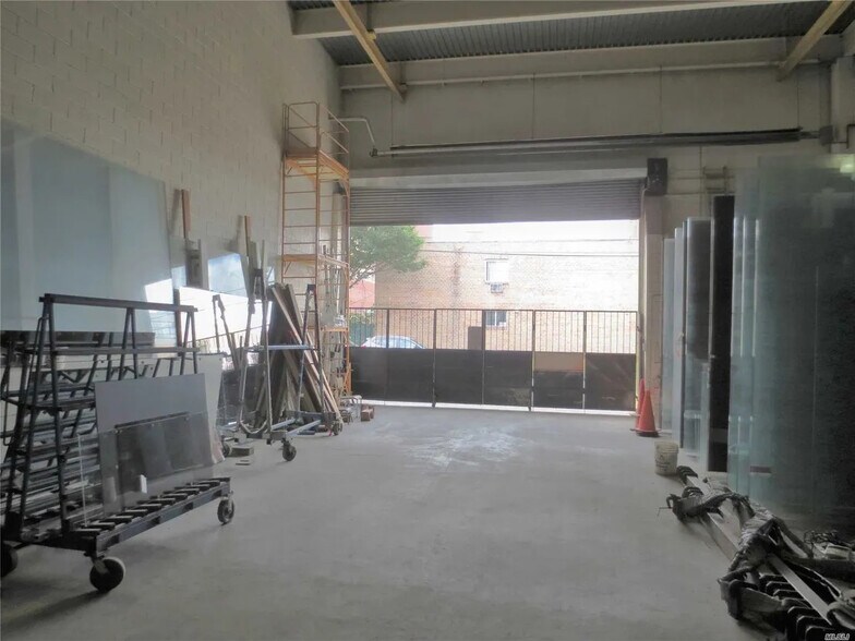 More Photos Of 200 Seigel St, Brooklyn Industrial For Sale