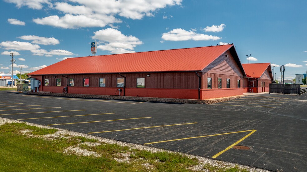 More Photos Of 1403 W Stamer Dr, Litchfield Restaurant For Lease