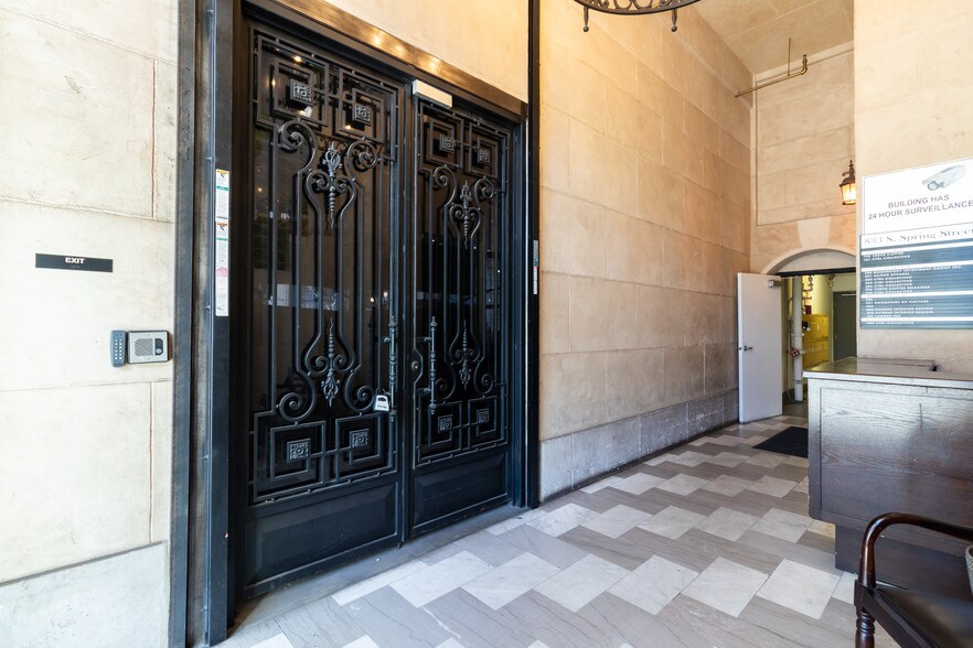 More Photos Of 833 S Spring St, Los Angeles Loft Creative Space For Lease