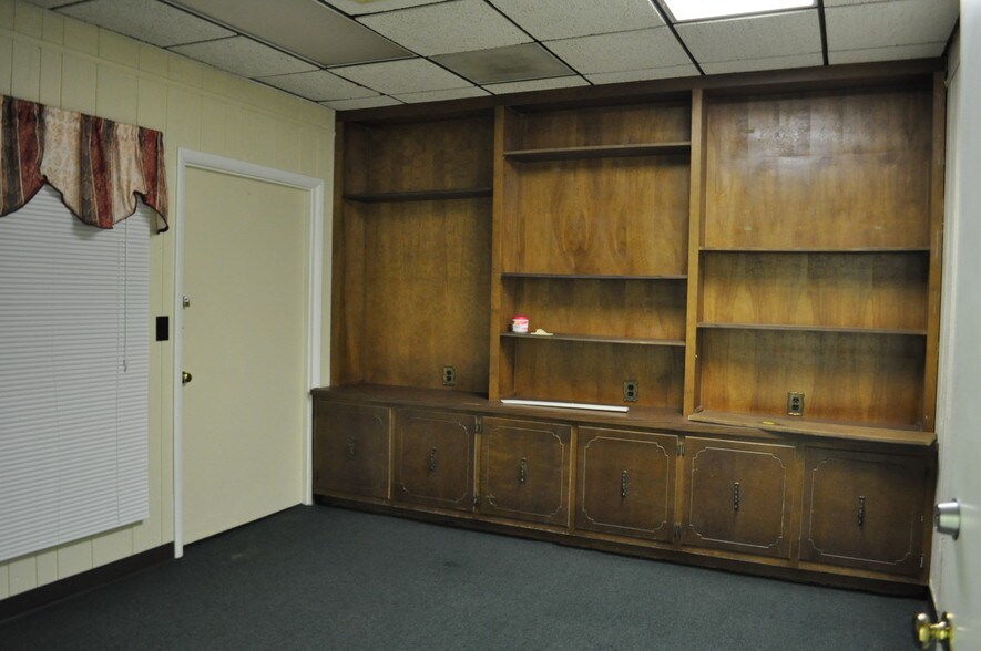 More Photos Of 3007 Fort Bragg Rd, Fayetteville Office For Sale