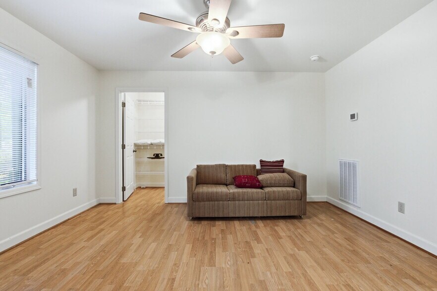 More Photos Of 267 Stinson Dr, Clinton Specialty For Sale