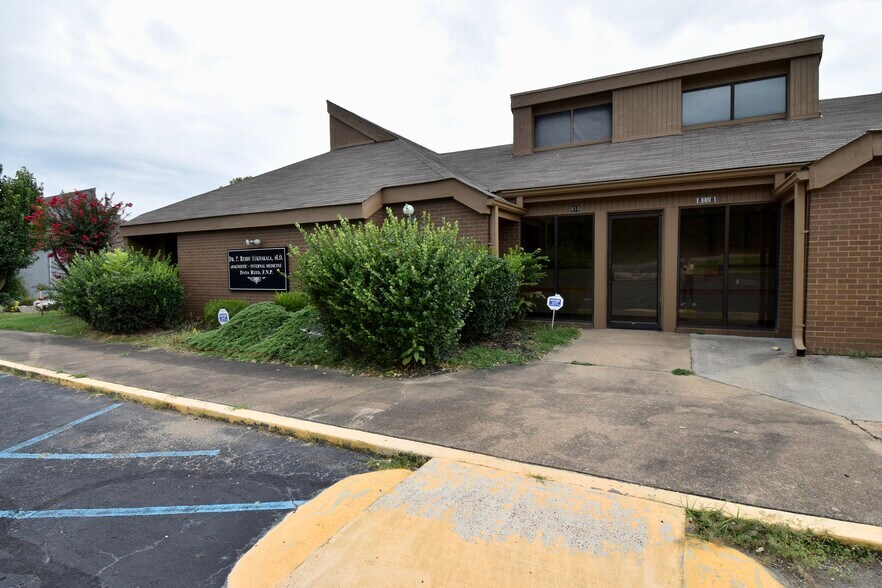 More Photos Of 810 Newman Dr, Helena Office For Sale