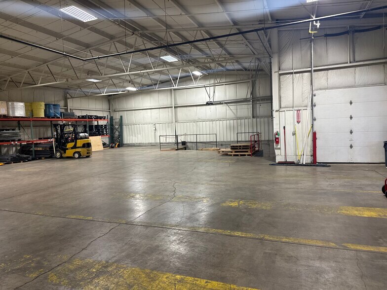 More Photos Of 1705 Cranston Rd, Beloit Showroom For Sale