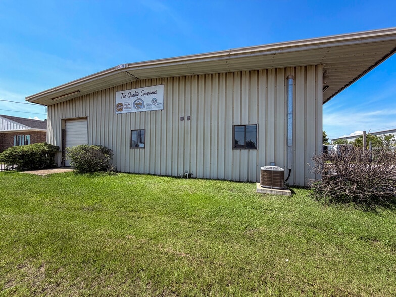 More Photos Of 2337 Industrial Dr, Panama City Warehouse For Sale