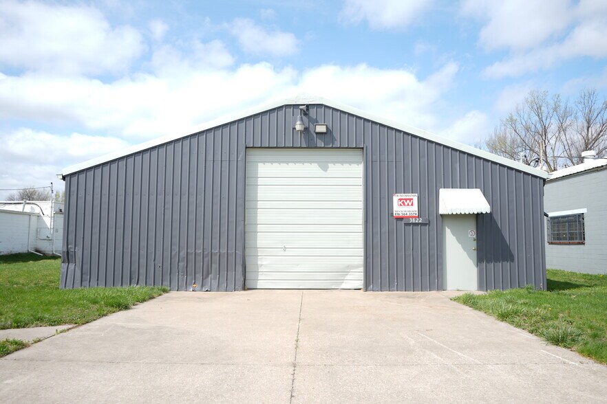 More Photos Of 3822 Bennington Ave, Kansas City Warehouse For Sale