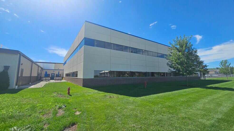 More Photos Of 830 Prosper Rd, De Pere Manufacturing For Sale
